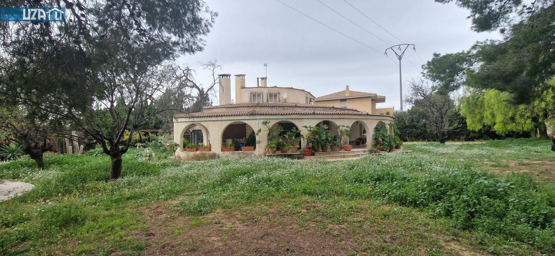 CHALET – 5 DORMITORIOS – SAN VICENTE DEL RASPEIG